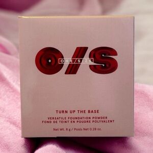ONE/SIZE Turn Up The Base Versatile Foundation Powder Pressed Fair 3 (N) 8g.